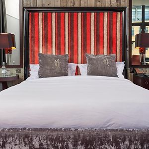 Club Deluxe River View